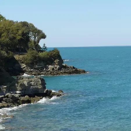 Le Petit Breuil Modern Studio In Rural Location Near To Beaches 아파트 Arces-sur-Gironde